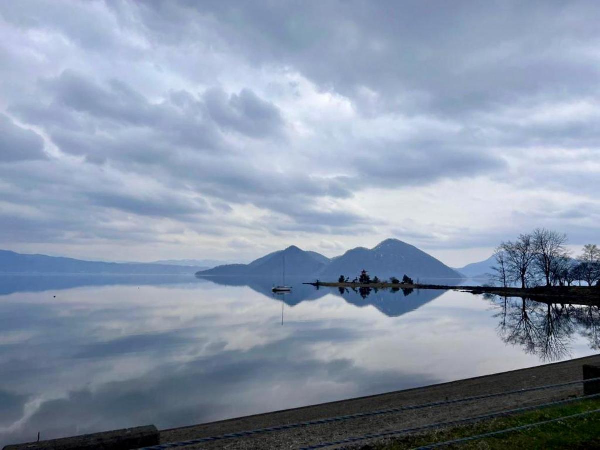 Yellow House By Lake Toya Toyako Exterior photo