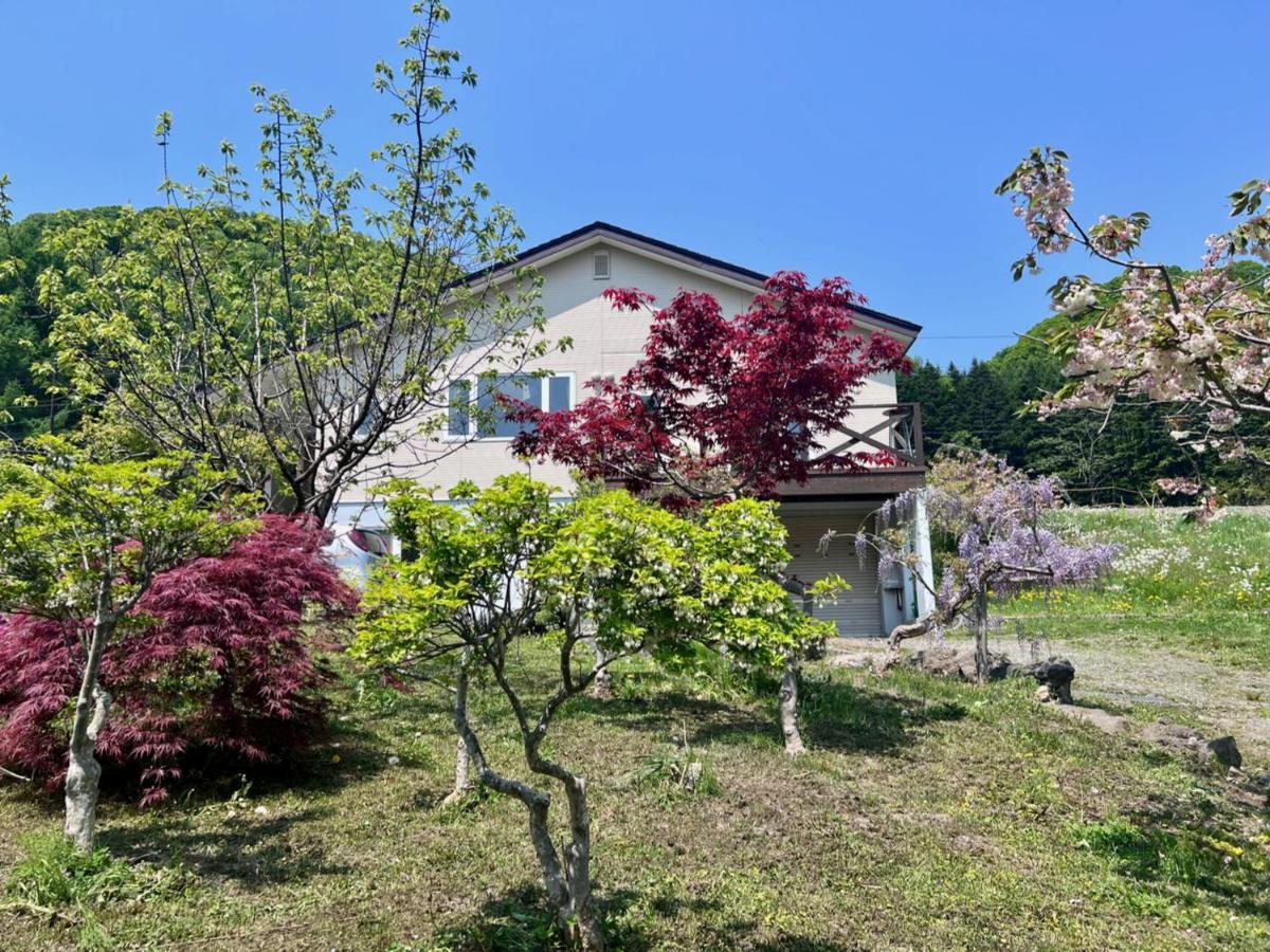 Yellow House By Lake Toya Toyako Exterior photo